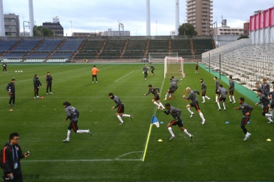 2轮换+1首轮2次轮，ESPN：各队认为莫兰特交易价值与23年欧文相仿