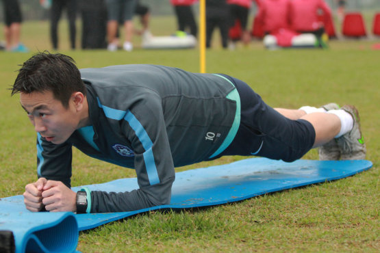 [JR热议]爆料：AL主教练Tabe将二路解说T1对战KT的S15决赛