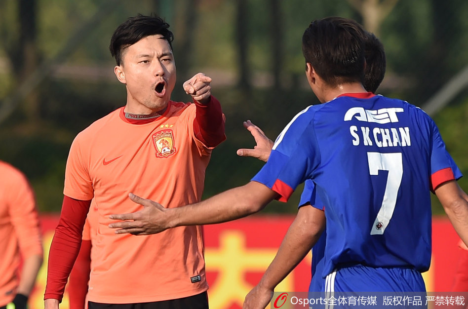 皇冠特权下载角色养成界面