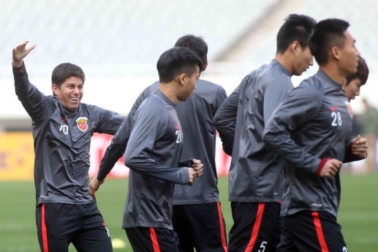 狂轟54+5+9！創下聯盟79年神跡，恩比德認命吧，他才是球隊老大