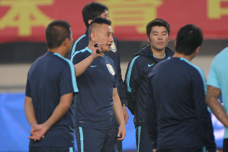 開拓者慘遭絕殺，全場球迷抱頭不敢相信，誰注意楊瀚森的舉動