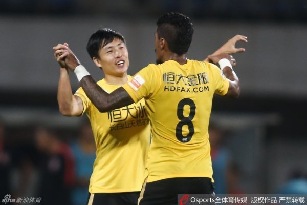 还是少帅！青岛记者：前国足队长郑智有望执教西海岸，接替邵佳一