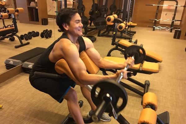 新万博全站ManBetXapp抽卡界面角色展示
