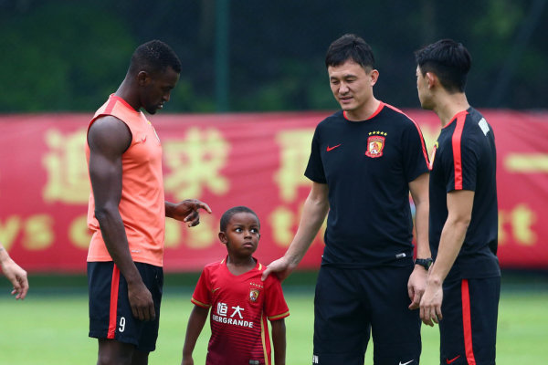 [流言板]保罗赛季8战场均2.3+1.8+3.6，投篮命中率24%三分26%