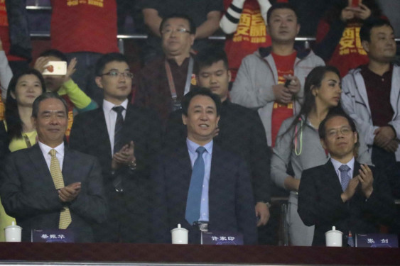 王佳是為了活躍節目效果還是真忘了王洪澤陳家政名字？？？