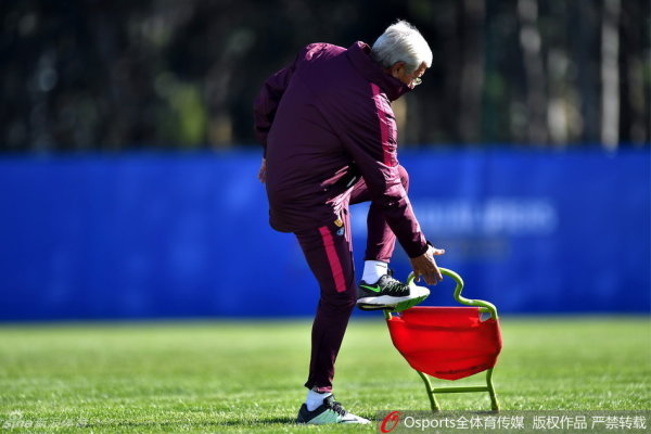 字母哥发推：我还有资格打NCAA吗？ 网友：那你得砍多少分啊？