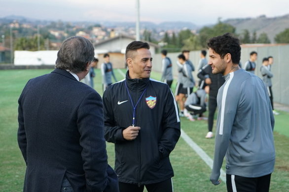 韩网最新消息：宙斯和老公均续约HLE