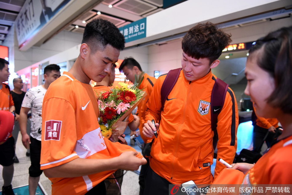 獲10次聯賽冠軍以及2次亞冠冠軍！全北現代官方：38歲崔喆淳退役