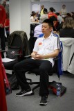 中国女队教练余少腾在场边观战