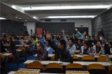 北大学子踊跃参与问答环节