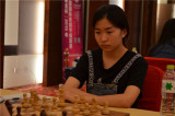 肖依依轻装上阵