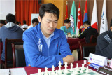 蒙古国男棋手穿队服出战