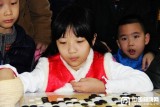 爱下棋的小姑娘