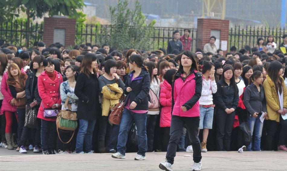 清湖招聘_警方扮求职者捣毁 走后门 进富士康诈骗团伙