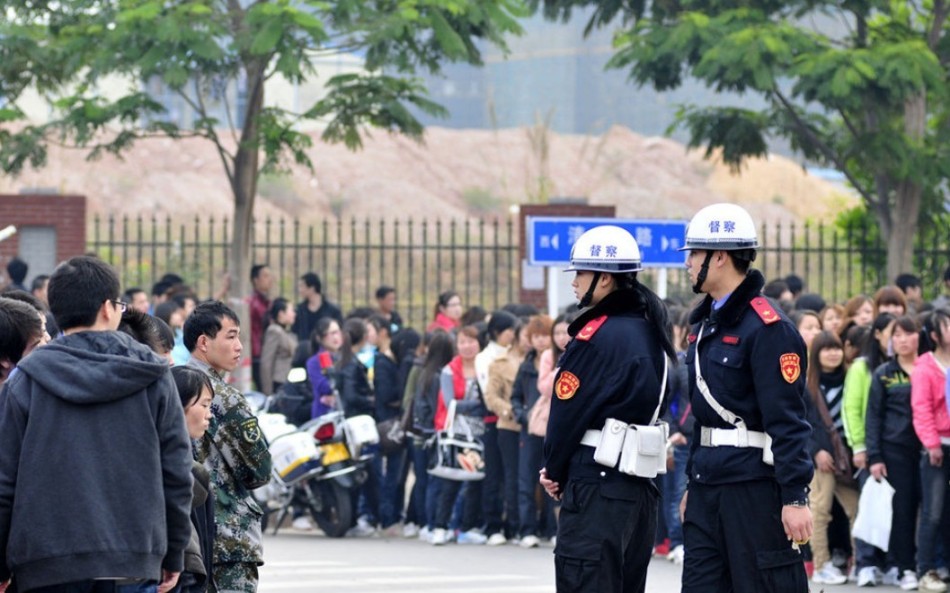 清湖招聘_警方扮求职者捣毁 走后门 进富士康诈骗团伙