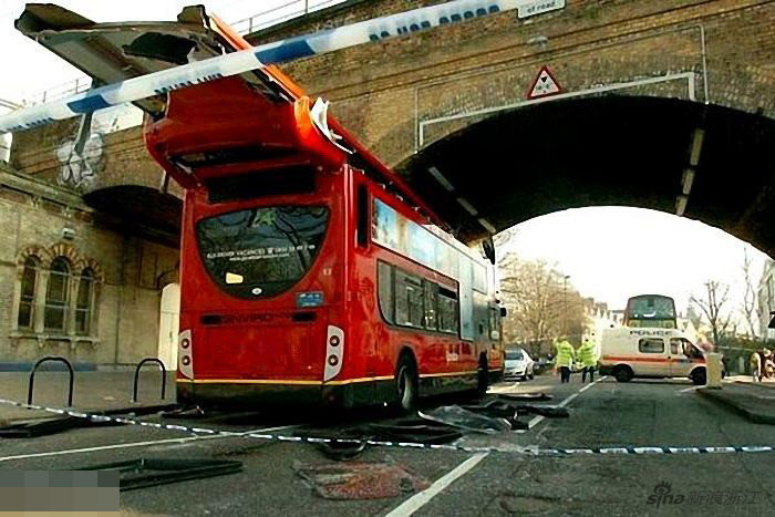 车祸伤亡猜成语_看图猜成语(3)