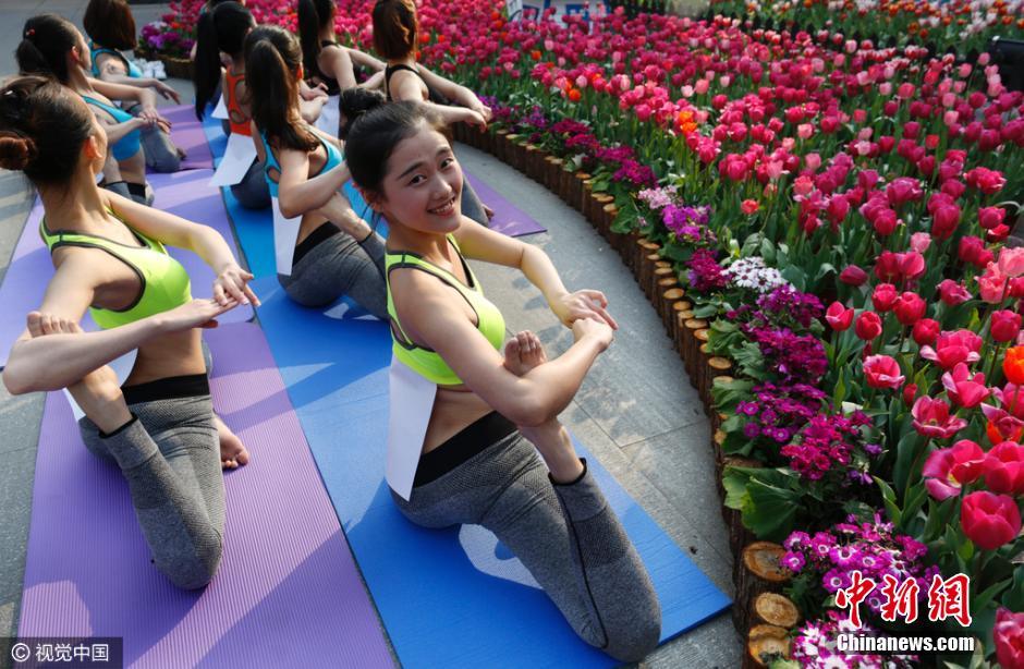 一首女生唱的开头是a ge bi you 的歌叫什么名字