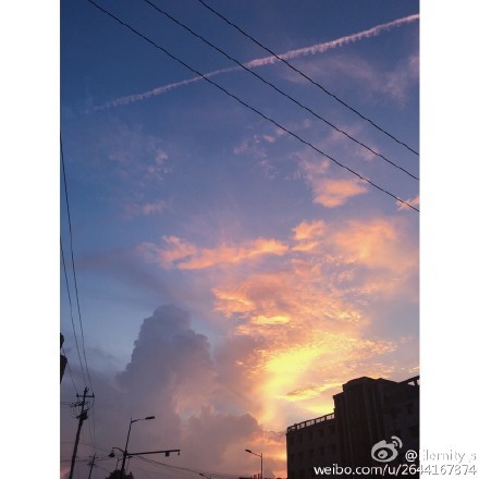 晚上的天空是什么色的 35533_5219829_726304.jpg