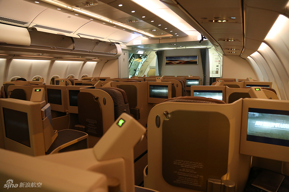 阿提哈德航空经济舱图片