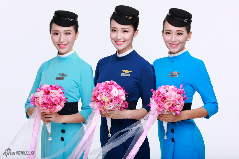 厦航新一代空乘制服 靓丽蓝色夺人眼球_高清图集_新浪