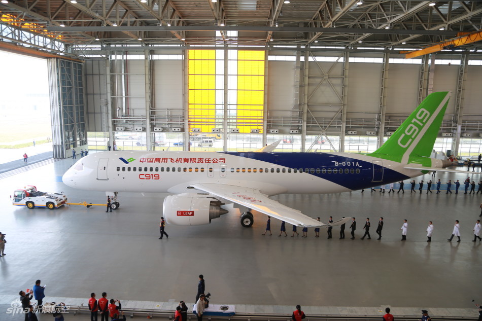 c919正式下线_国产大飞机c919图片_c919组装