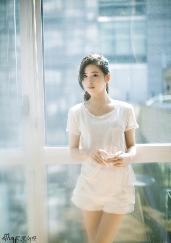 奶茶妹妹清新写真 秀美腿少女气息浓