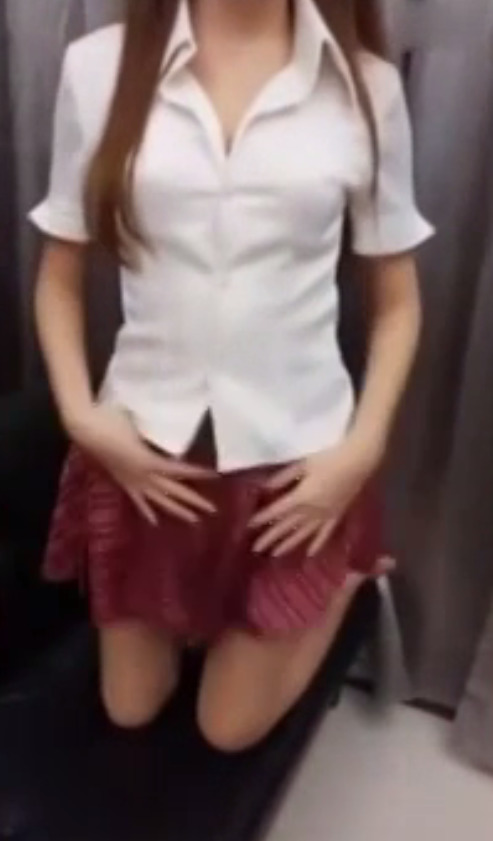 女主播直播脱内衣_女主播直播换内衣