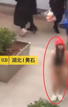 脱掉女生内衣_杨颖脱掉内衣内裤正面(3)