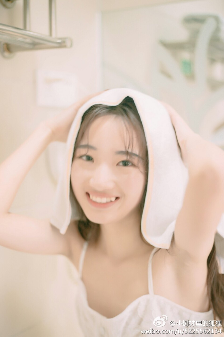 武汉工商学院校花晒唯美写真 清纯秒杀周冬雨