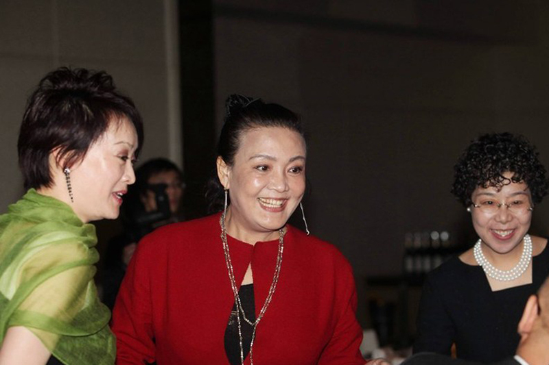 张兰董事长_俏江南张兰