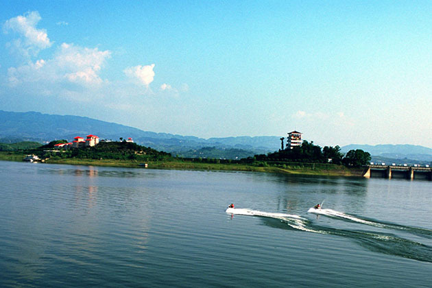 娱乐活动_水上步行球_水上娱乐活动有哪些 - 流
