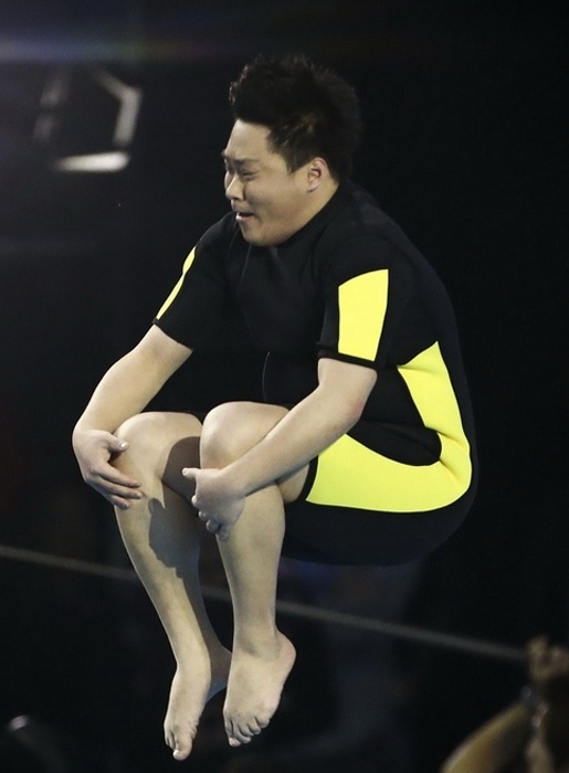 2018年明星跳水_明星跳水表演赛落幕 林跃火亮十米台夺冠