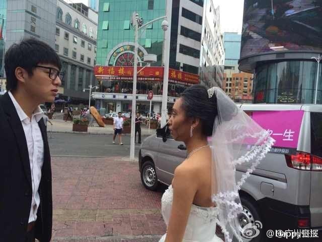 老年妆婚纱照_老年婚纱照图片(2)