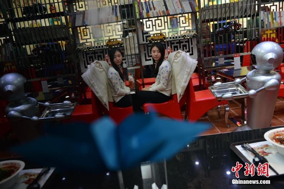 小弟刚刚开了一家饭店。还没想好房间名字。饭