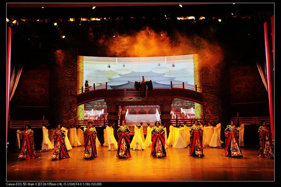 中国首部新视觉时尚舞蹈诗剧《大长安》第四场长恨歌场景一