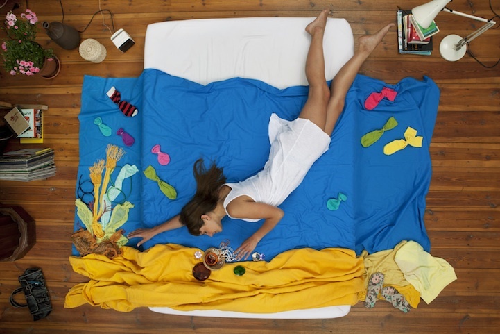 梦境的隐喻,当爱与洁癖在大便器前交锋——解梦梦见老公把衣服袜子塞到大便器的深层含义 梦境的隐喻,当爱与洁癖在大便器前交锋——解梦梦见老公把衣服袜子塞到大便器的深层含义