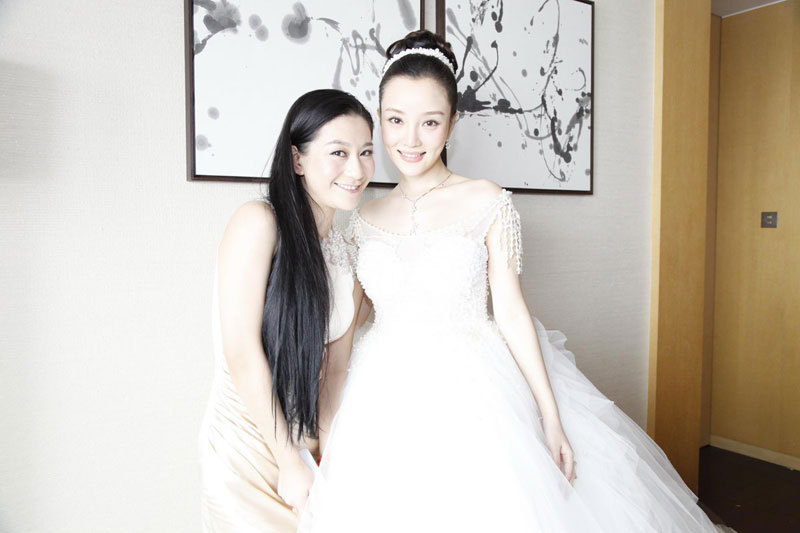 赵梦婚纱价格_新裤子赵梦(2)