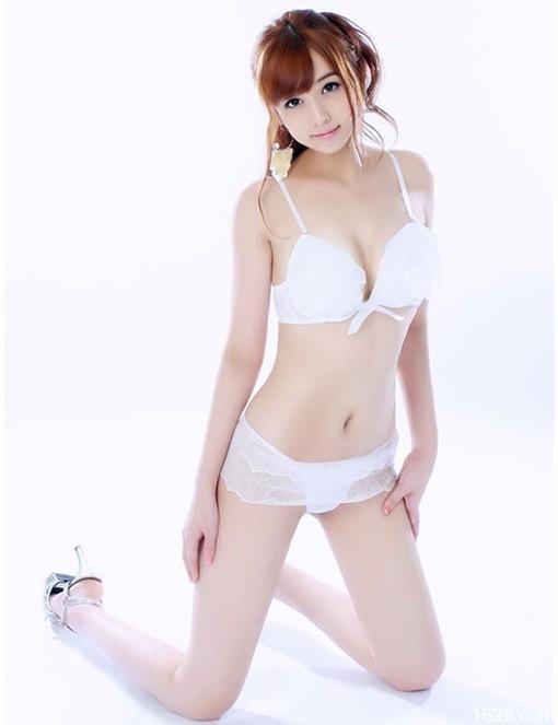 清纯内衣秀_清纯美女内衣
