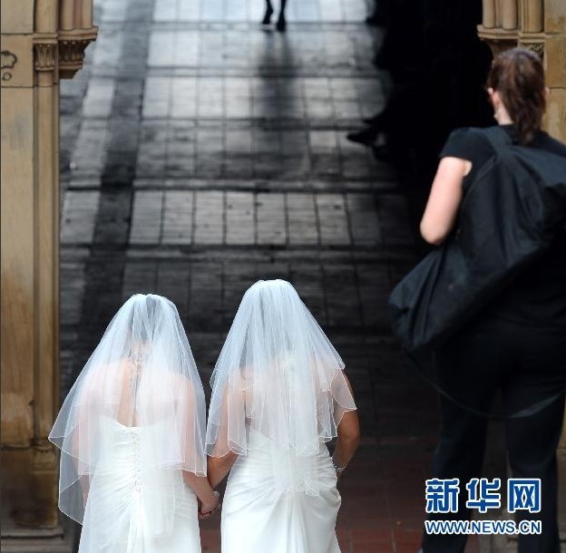 同性婚纱照_同性头像男(2)