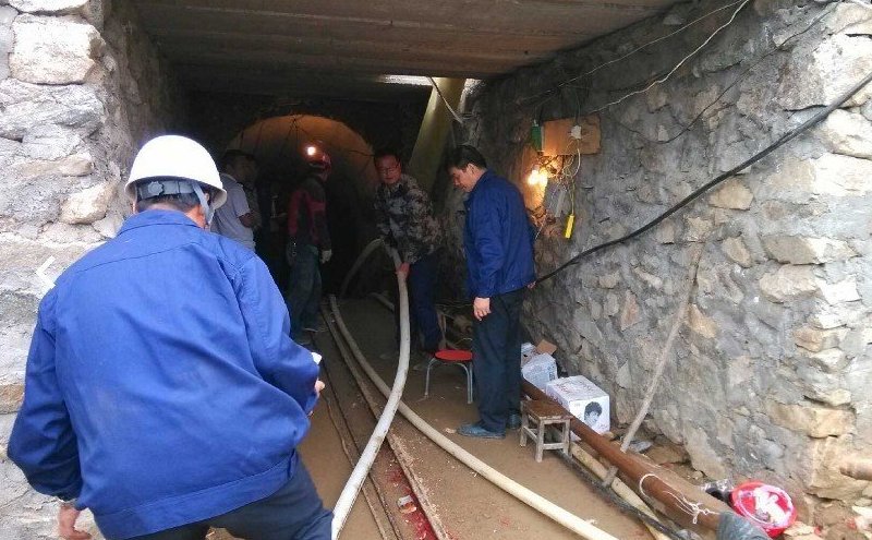 洛南县人口_两车在洛南迎面相撞7人受伤 弯道路面结冰所致(3)