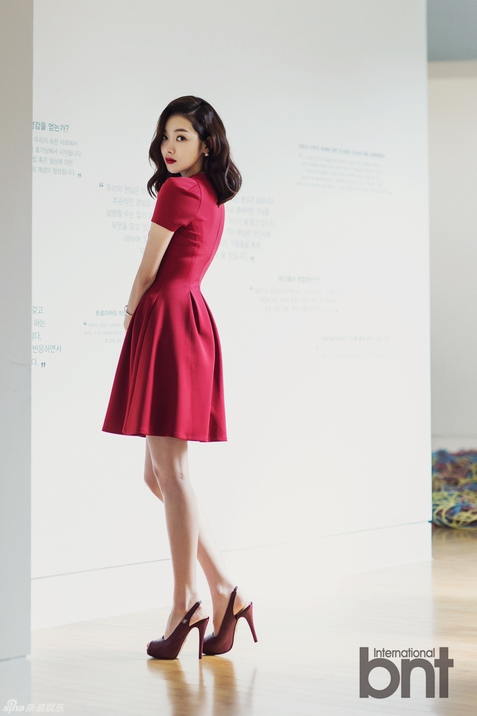 苏怡贤婚纱_婚纱情侣头像(2)