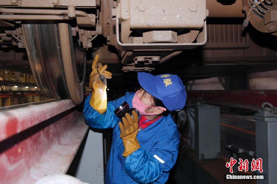 结婚上轿下轿压车洗脸的红包是男方给还是女方