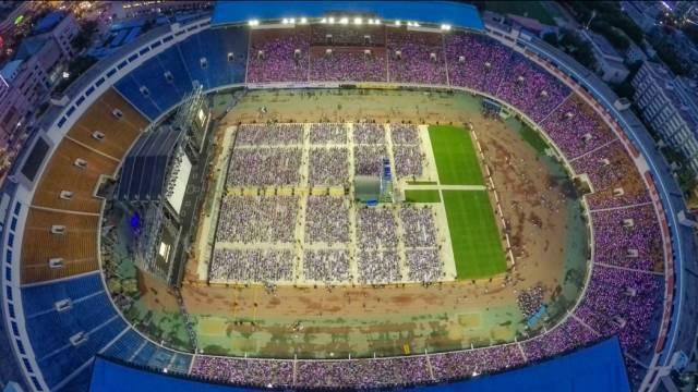 在陕西省体育场看演唱会在看台好还是场地好?-广州体育场看演唱会内场好还是看台好?不要太贵 _感人网