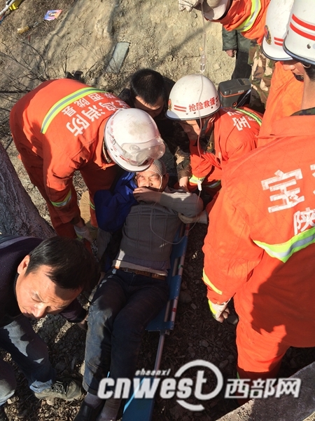 陇县有多少人口_陇县卡车相撞一人被困 消防出动牵引车救援