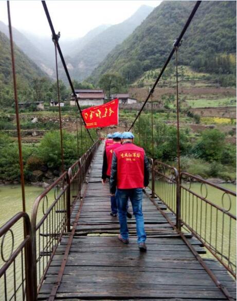 小河村有多少人口_小河卡通图片