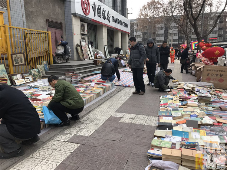 兴平人口_高清 咸阳兴平五人被困河中 消防成功营救(3)
