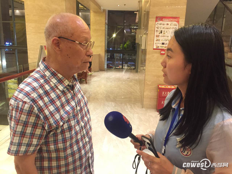 中国85岁以上人口_2015年中国人口年龄结构图-丁学良 如果中国选择 不退场(3)