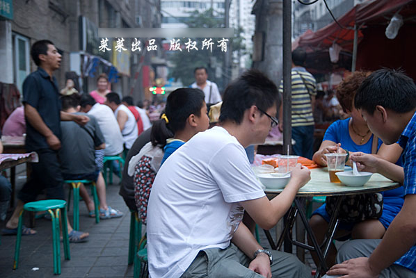 正宁人口_正宁县第十六届人民代表大会第三次会议举行第二次大会(2)