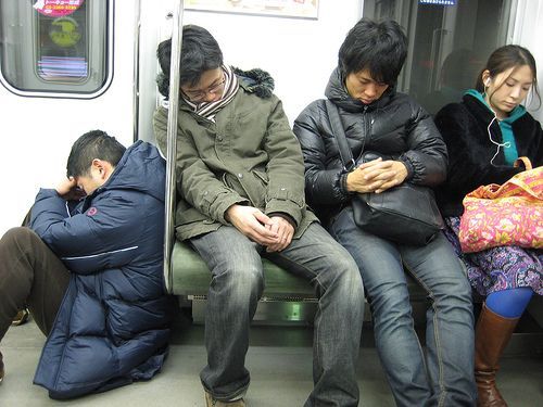 亚洲人口超亿的岛国_亚洲人图片