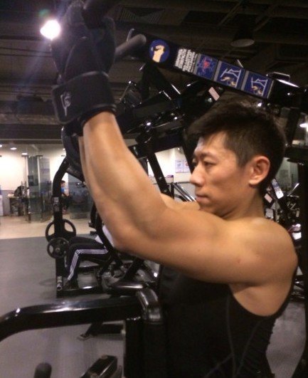 八块腹肌图片不明显 28304_2673543_651454.jpg